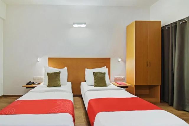 Kanak Beacon Hotel - Ashram Road Ahmedabad Eksteriør bilde
