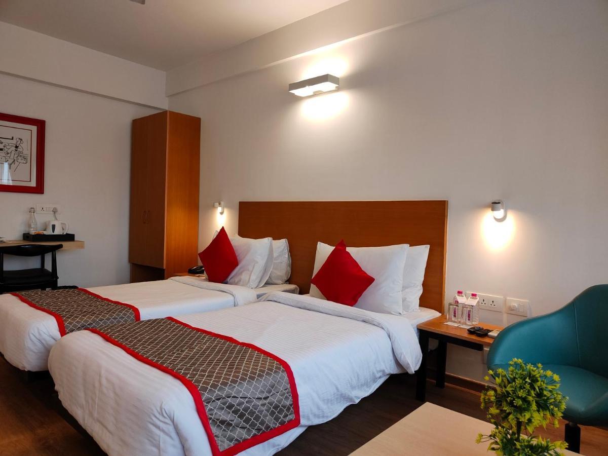Kanak Beacon Hotel - Ashram Road Ahmedabad Eksteriør bilde
