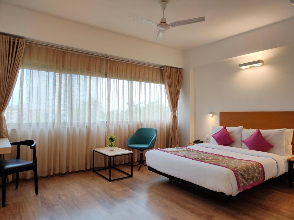 Kanak Beacon Hotel - Ashram Road Ahmedabad Eksteriør bilde