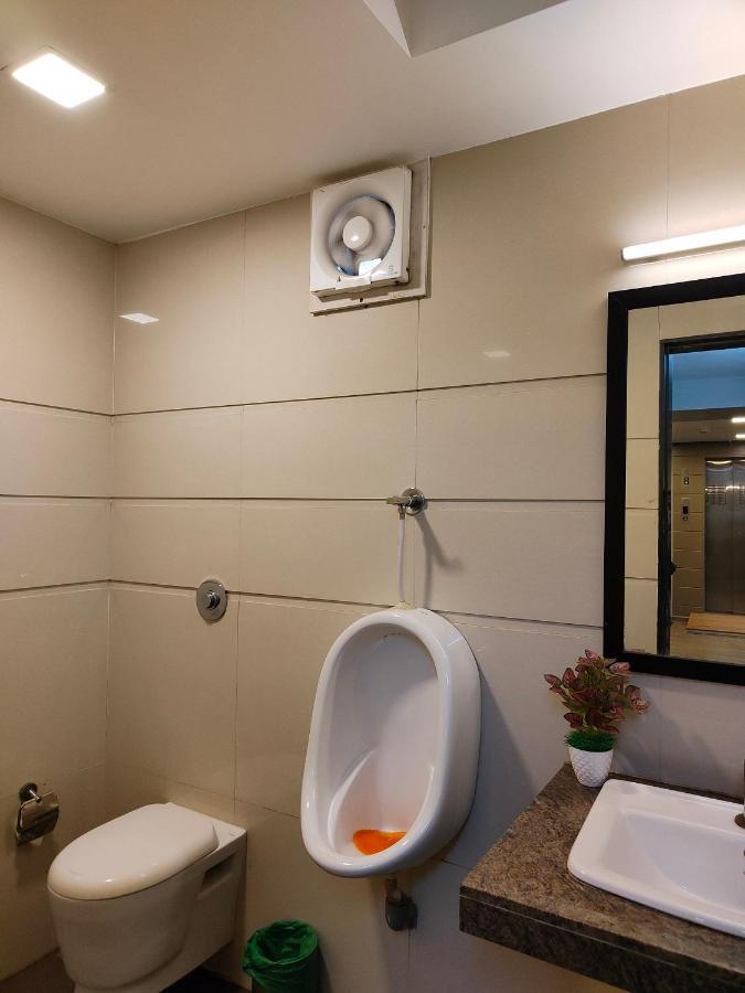 Kanak Beacon Hotel - Ashram Road Ahmedabad Eksteriør bilde
